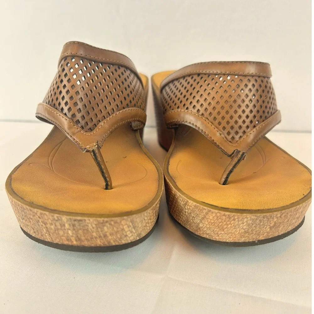 Clarks‎ Collection Brown Perforated Flip Flop Wedge Sandals Womens 8M